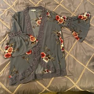SOLD- kimono w/ lace detail + 3/4 length bell sleeve